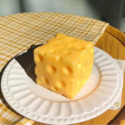 🧀✨ צעצוע לחץ גבינה ענקית – ריבאונד איטי, גמיש ומרגיע לסחיטה טיפולית!