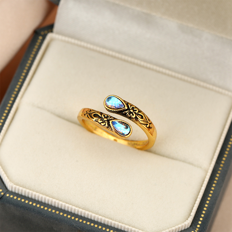 💍 טבעת וינטג׳ בעבודת יד | זירקון טיפתני נוצץ ✨ | לאישה שיודעת מי היא 🌸