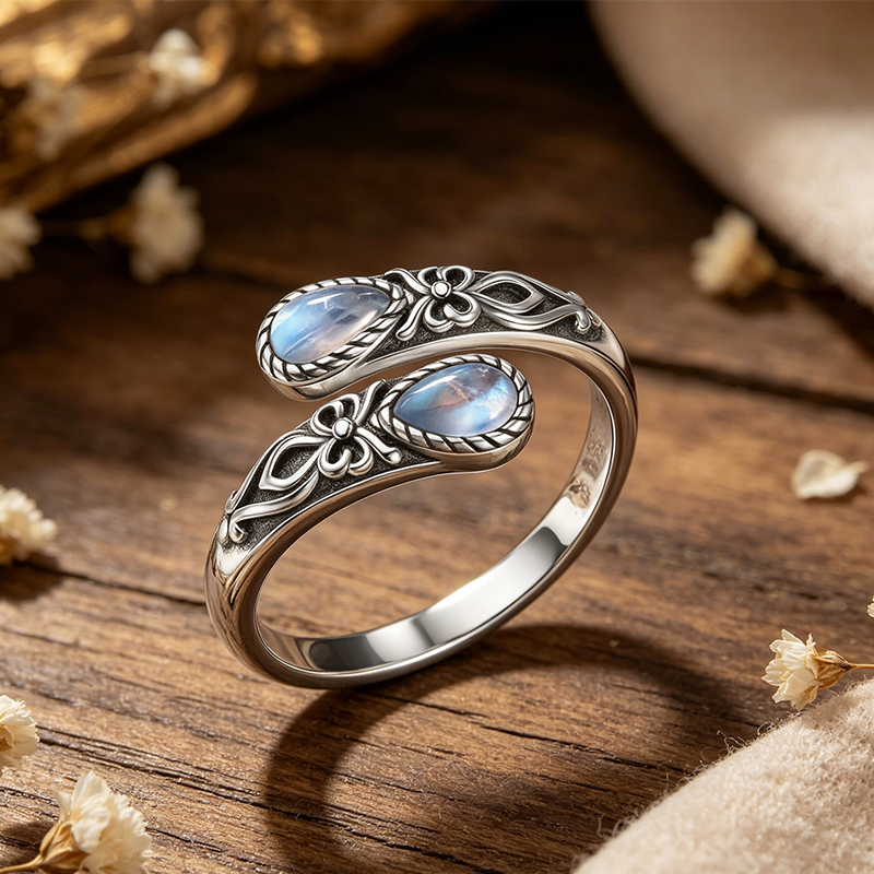 💍 טבעת וינטג׳ בעבודת יד | זירקון טיפתני נוצץ ✨ | לאישה שיודעת מי היא 🌸