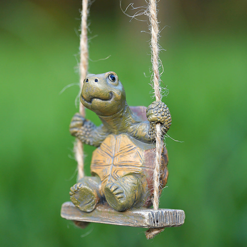 🐢✨ קישוט צב מתנדנד שובב – דקורציה תלויה לגינה ולבית
